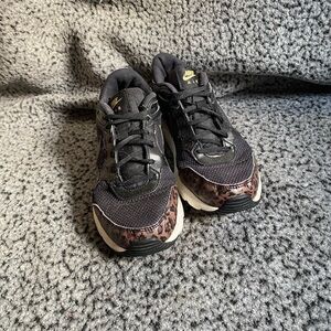 Nike Women's Black and Leopard Print Sneakers size 9
